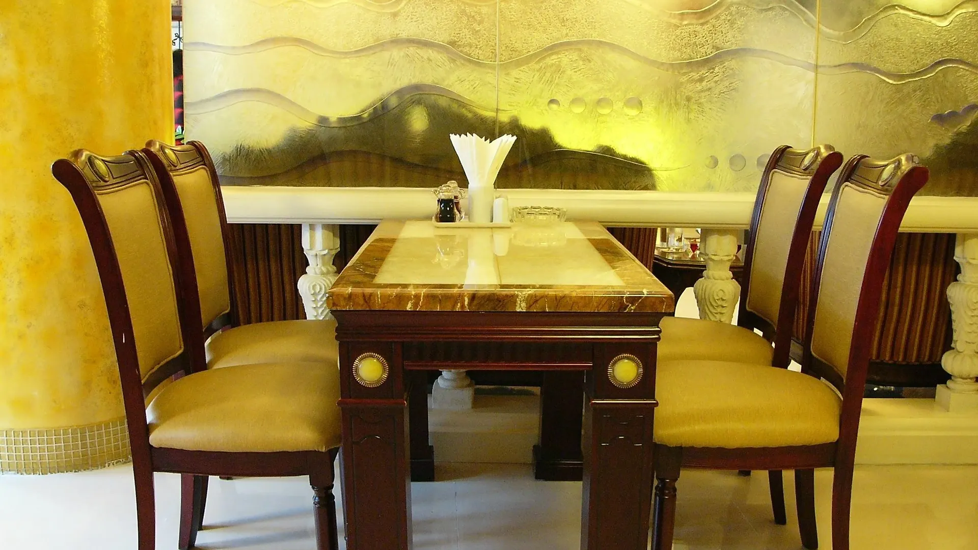 700 Fortune Ho Chi Minh City 2*,